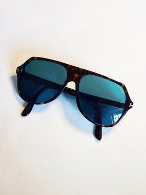 Tom Ford Hayes Classic Havana Dark Blue 934 52V Authentic Sunglasses.